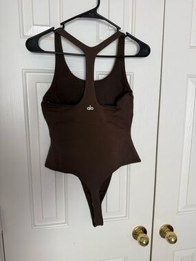 ALO Yoga Chocolate Brown Racerback Tank Bodysuit. Size M.